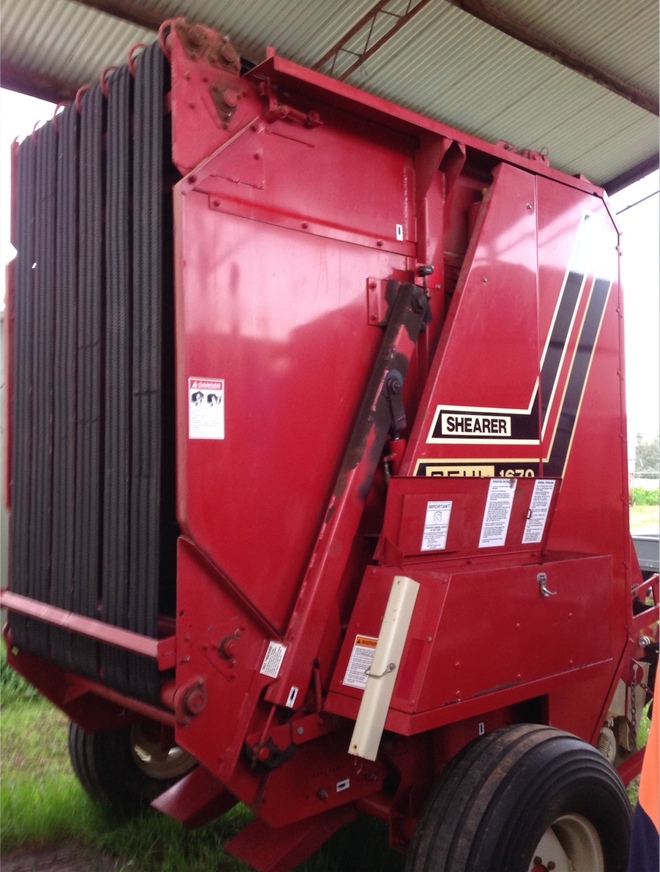 Gehl 1670 Round Hay Baler For Sale Farm Tender